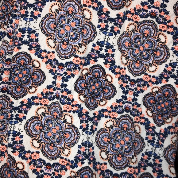 Cute Patterned Dress! - Picture 2 of 3